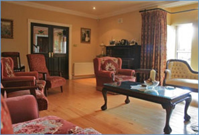 Tom & Eileen'S Farm Hotel Castlemaine Exterior photo