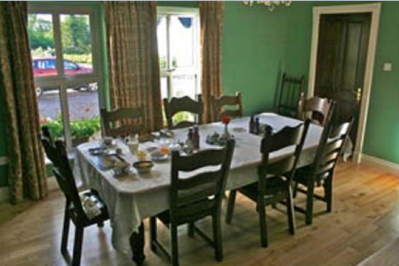 Tom & Eileen'S Farm Hotel Castlemaine Exterior photo